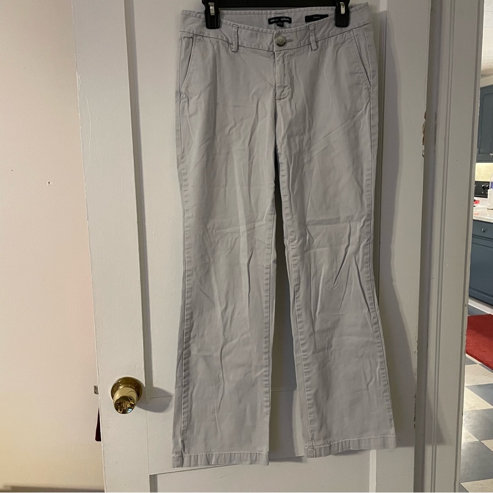 GAP Women's Light Gray Straight Leg Jeans